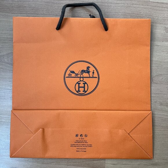 Authentic Hermès shopping bags, like new - Picture 2 of 6